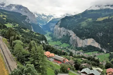 Compra de la viñeta de autopista de Suiza: ¡descubre las posibilidades de viaje del país!