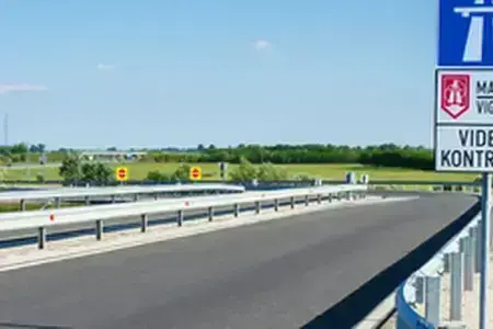 Die Vorteile und Nachteile der Schnellstraßen