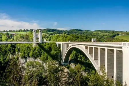 Szwajcarska sieć autostrad i procedura zakupu winiety na 2025 rok
